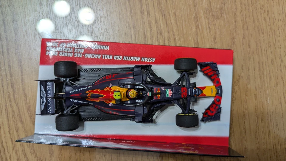 RedBull RB14 VERSTAPPEN Winner Austrian GP 2018 1/43 F1 Minichamps Club limited - Immagine 4 di 4