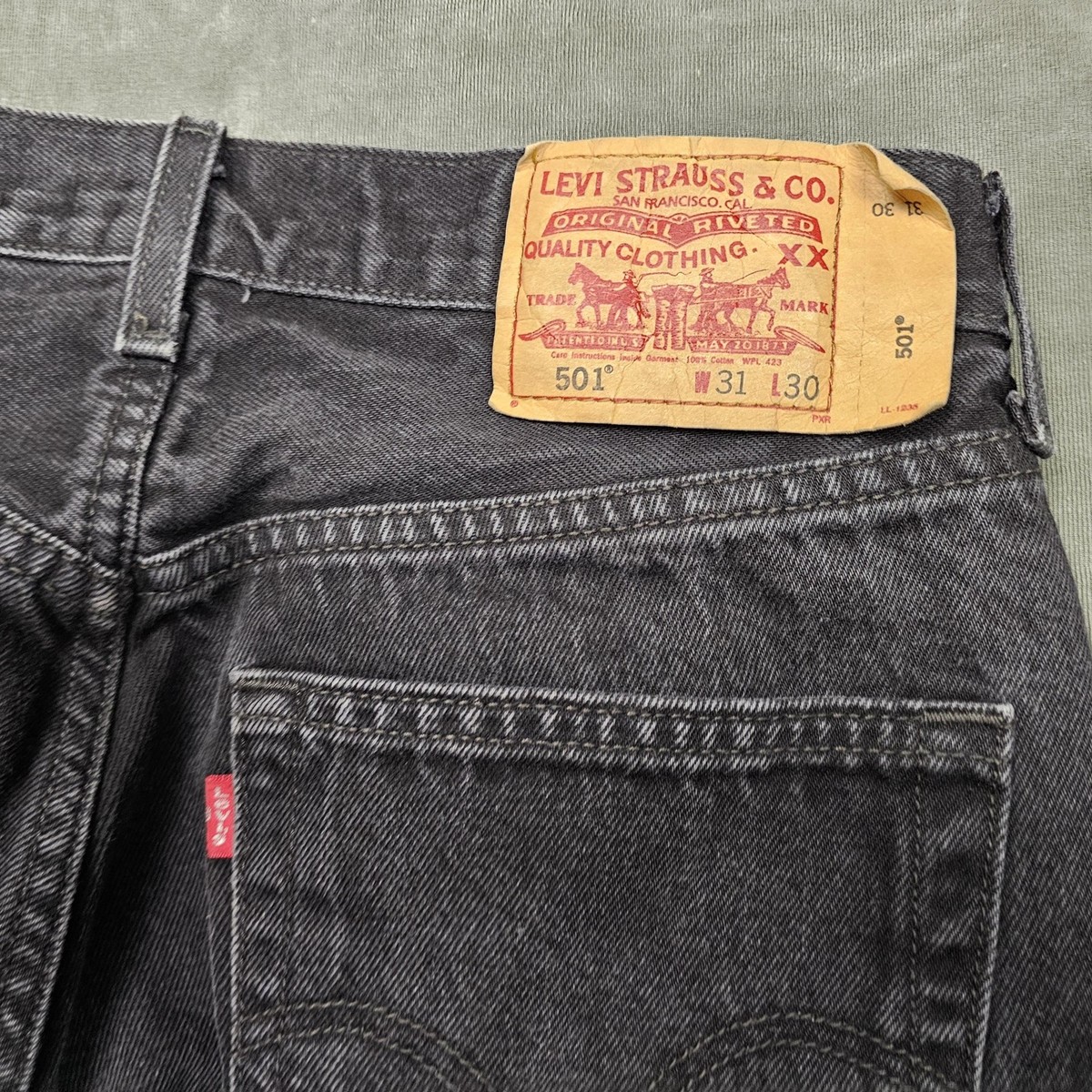 Vintage Levis 501 Jeans Mens 29x30 (Tag 31x30) Black Button Fly