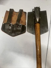 Vintage 1965 German Military Folding Trench Tool Shovel Pick 5120 12-121 1532