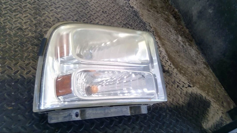 Compuesto de faros de pasajero para camioneta Ford F250SD 05-07 610684 Foto 2 de 2