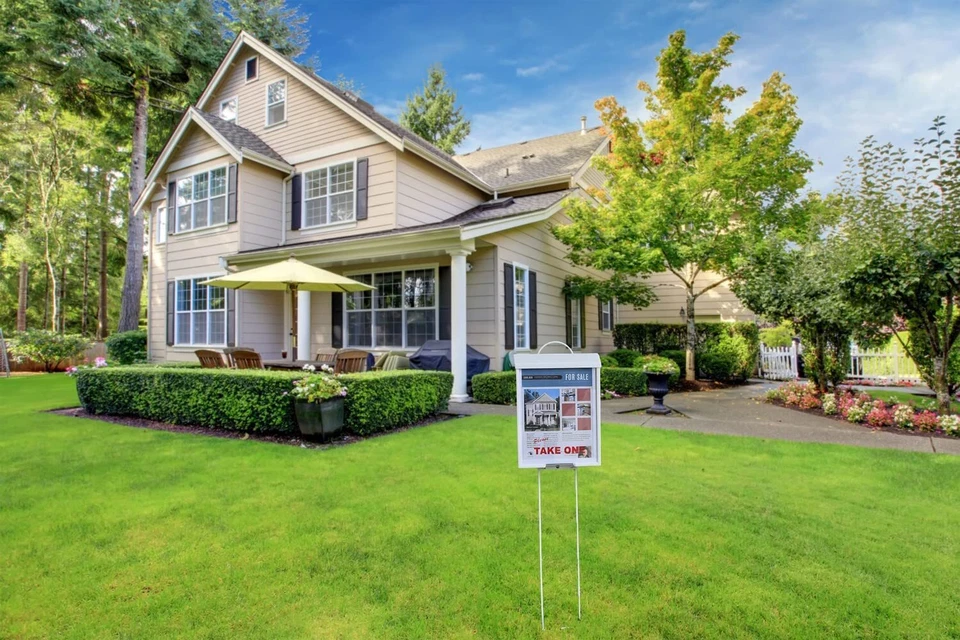 Caja de folletos para exteriores con estaca de patio (con capacidad para 250 papeles y 60 tarjetas de visita) Foto 4 de 4