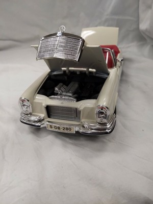 maisto mercedes benz 280se 1966
