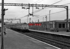 PHOTO  NEWTON RAILWAY STATION 3 CAR EMU SET NO083NO13 ON INDICATOR BLIND DRAWING