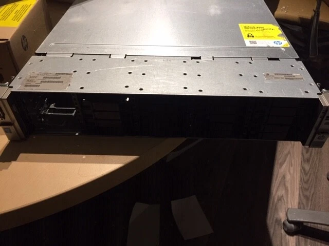 HP DL380P G8 665554-B21 25XSFF 256GB RAM, DUAL 750W P.S RAILS, 2X 8GB FIBRE - Image 2 of 4