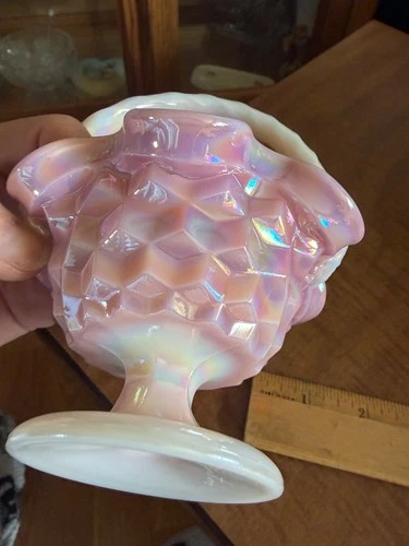 VINTAGE FENTON ART GLASS PINK OPALESCENT BASKET ENGRAVE Lynn Fenton