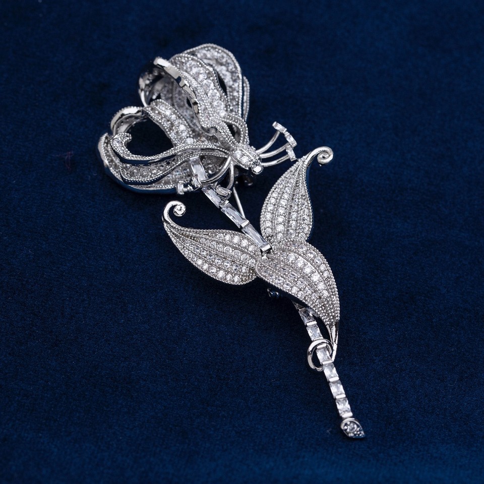 Flame Lily Brooch Reproduction Queen Elizabeth 11 National Flower Of flame-lily-brooch-reproduction-queen-elizabeth-11-national-flower-of