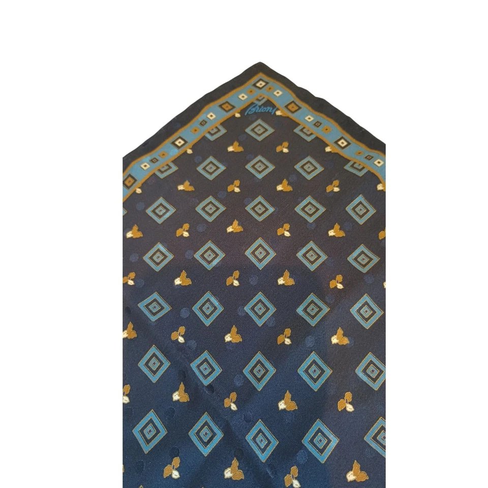 Квадратный карман с геометрическим узором Brioni сделано в Италии 100% шелк - Изображение 3 из 4