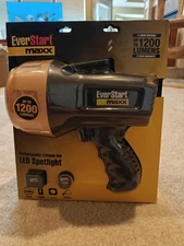 EverStart Maxx Rechargeable Lithium-lon LED Spotlight 1200 Lumens / 12hr Black