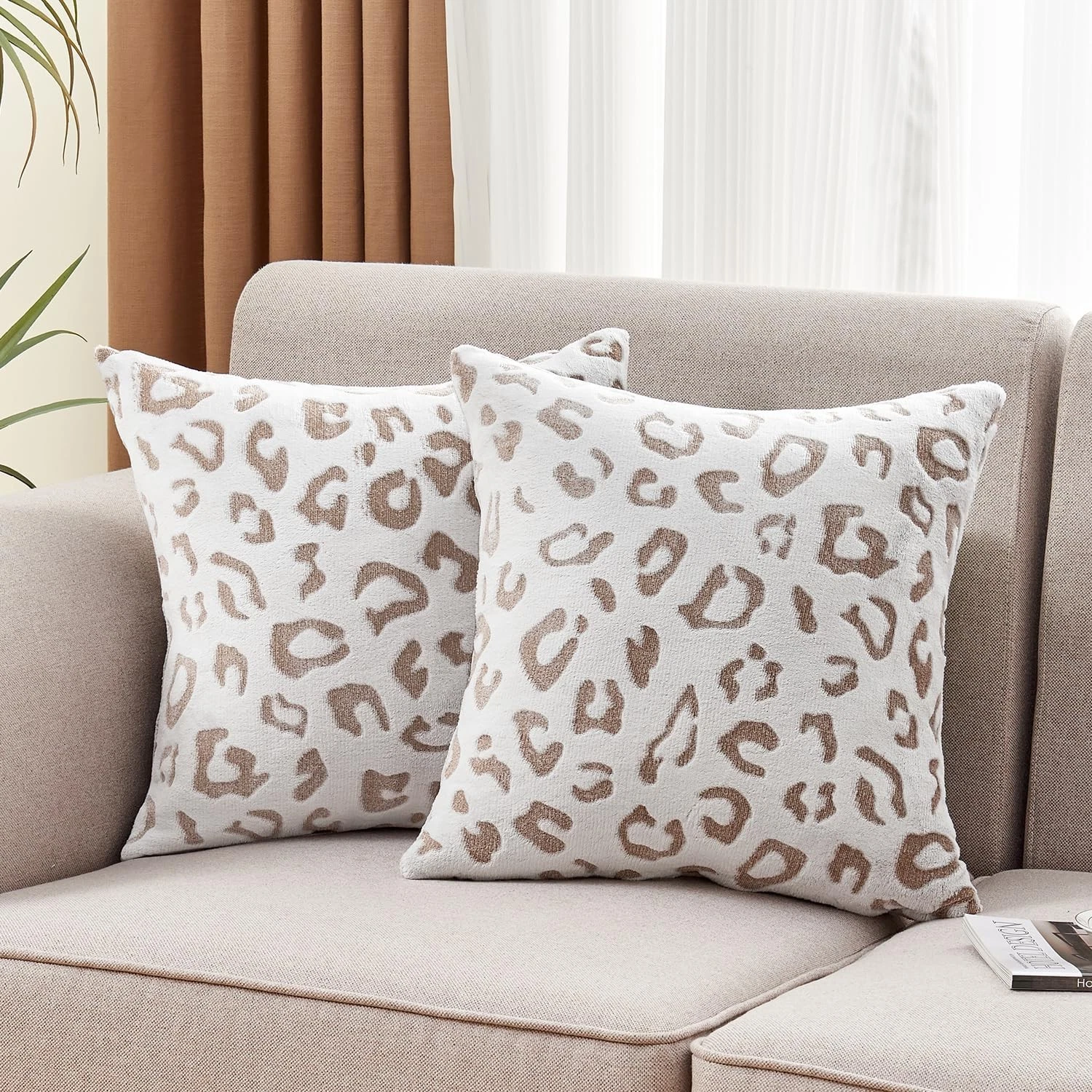 SOCHOW Decorative Throw Pillow Covers 20x20 Inches Set of 2, Soft Leopard Pri...