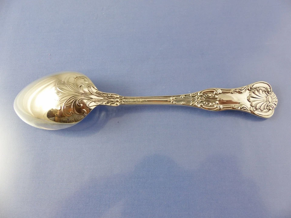 QUEENS 1880 SOPA OVALADA O CUCHARA DE POSTRE DE BIRKS RODEN ESTERLINA  Foto 3 de 4