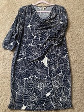 Black And White Comfy Banana Republic dress size M Great Pre Loved Condition