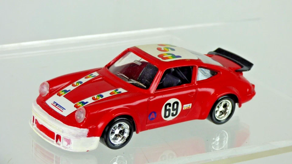 Coche de juguete diecast detallado rojo Solido Porsche 934 Turbo LeMans Rally 69 1:43 1979 Foto 2 de 4