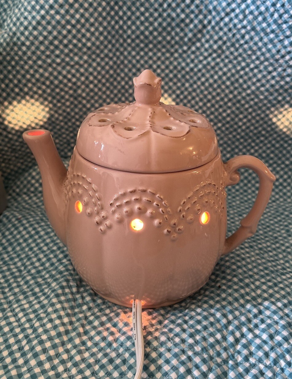 Retired 2010 Scentsy Vintage Teapot Nightlight Wax Warmer Dusty Pink