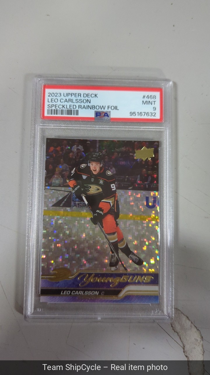2023 Upper Deck Young Guns Speckled Rainbow Foil Leo Carlsson PSA 9 RC 4 G2U view 3