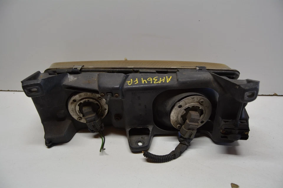 CHEVROLET BERETTA 1990-1996 LUZ DE LA CABEZA DEL LADO DERECHO DEL PASAJERO OEM, 114-00182 Foto 2 de 4