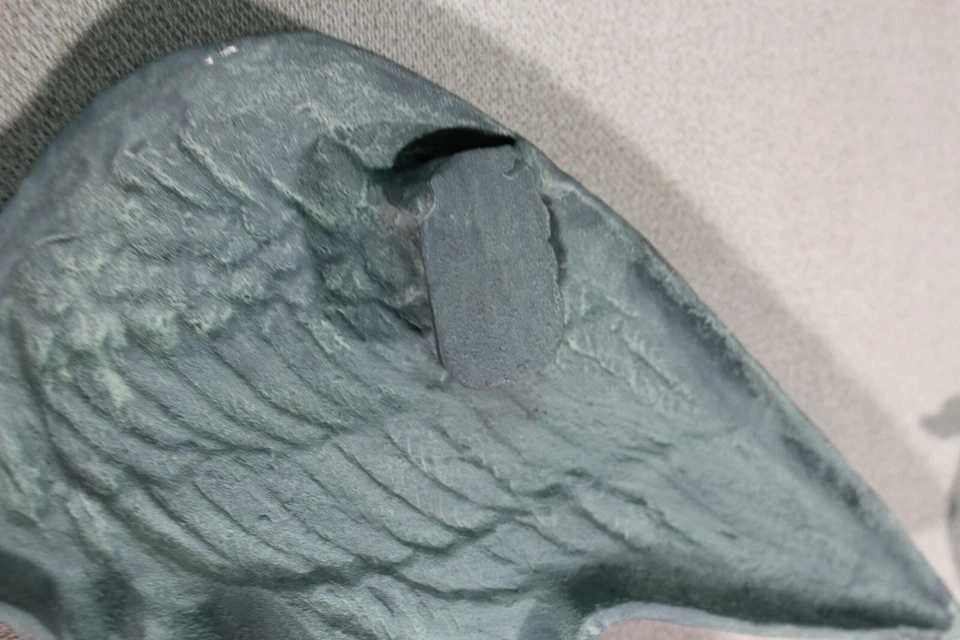 Placa de puerta de pared de jardín de aluminio fundido de 32" de alto grúa pájaros en estanque Foto 4 de 4