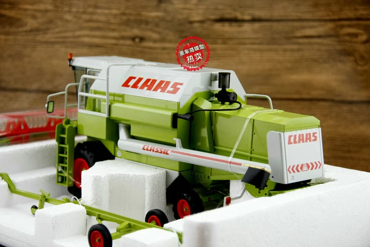 Replicagri CLAAS DOMINATOR 88 CLASSIC MAXI TRACTOR 1/32 Diecast Model - Image 2 of 4