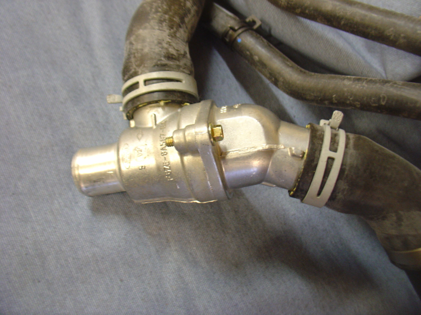 NEW JAGUAR S TYPE HOSE AND THERMOSTAT ASSEMBLY V6 ENGINES eBay