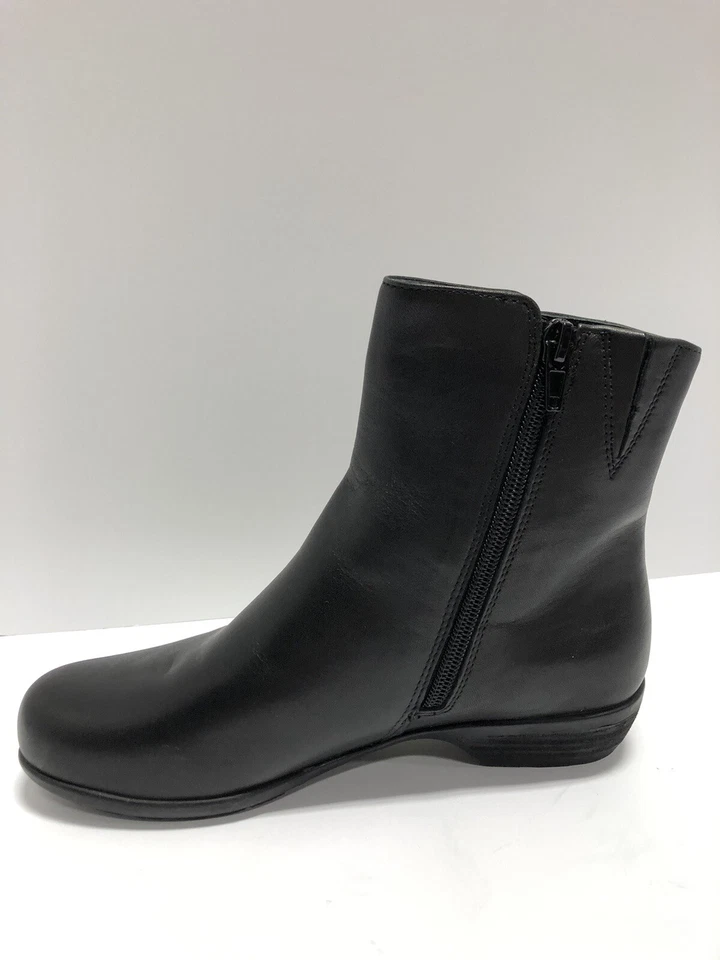 Walking Cradles Women’s Elsie, Black Zip Ankle Boot, Size 6M - Image 2 of 4
