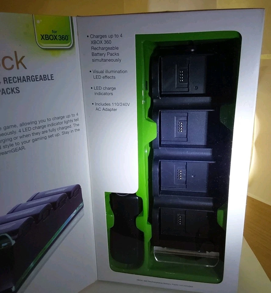 DreamGEAR Xbox 360 Black Quad Dock Pro Charges 4 batteries simultaneously - Image 3 of 3