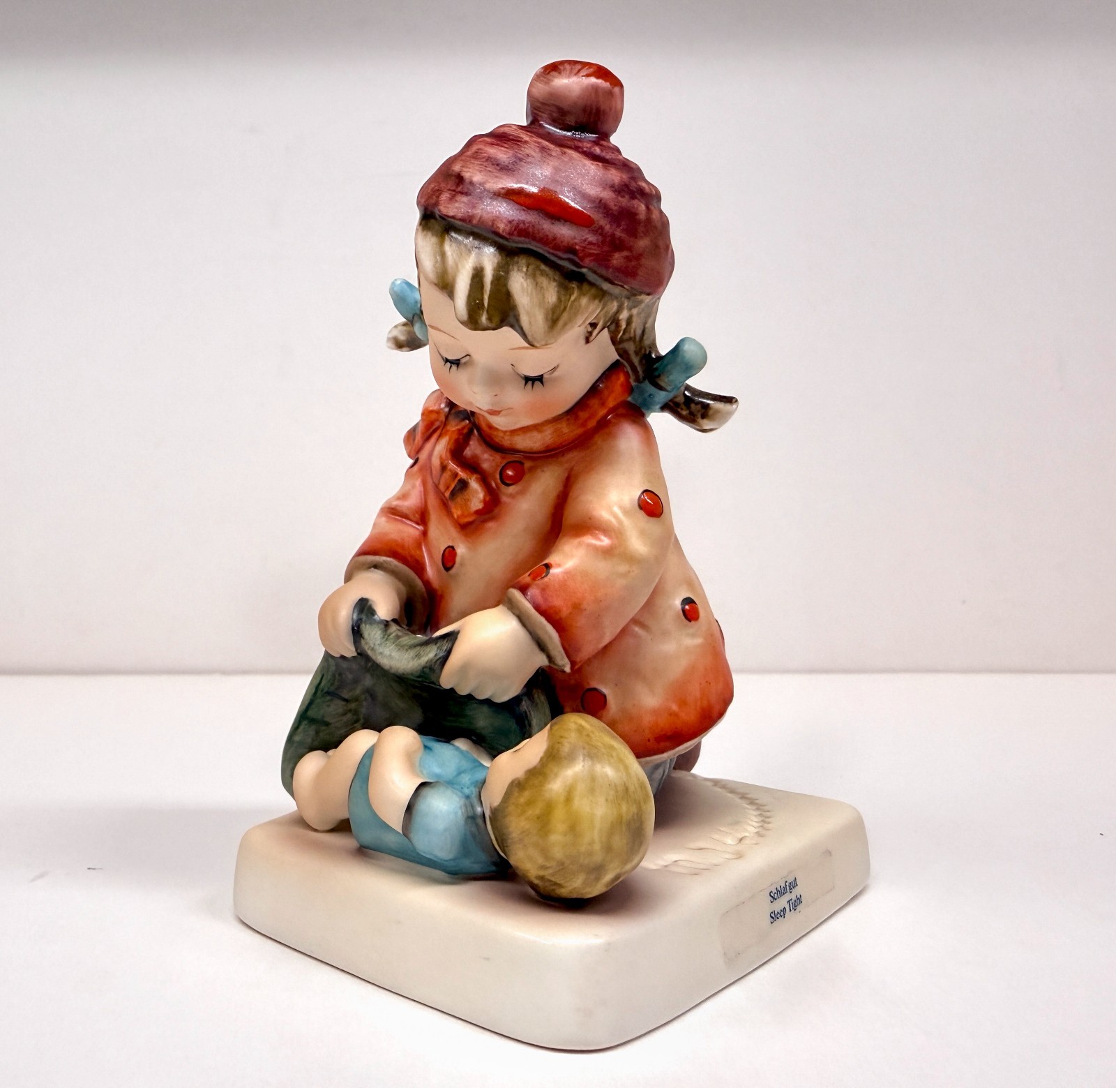 Hummel Figurine "SLEEP TIGHT" #424, TMK6, retired design, excellent condition