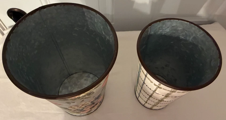 Set of 2 Patterned Flower Metal Vases - Image 2 of 4