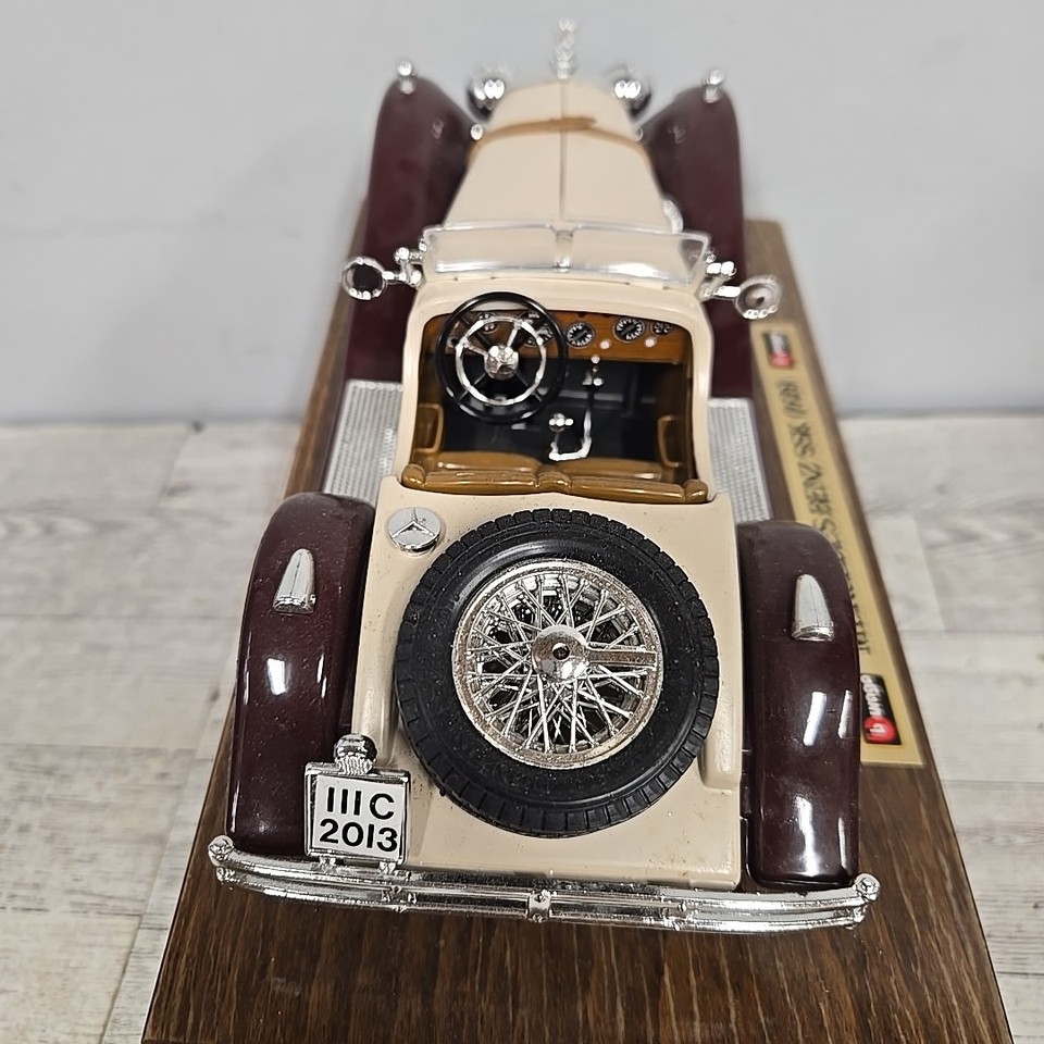 Socle en bois Mercedes-Benz SSK 1928 Burago 1/18