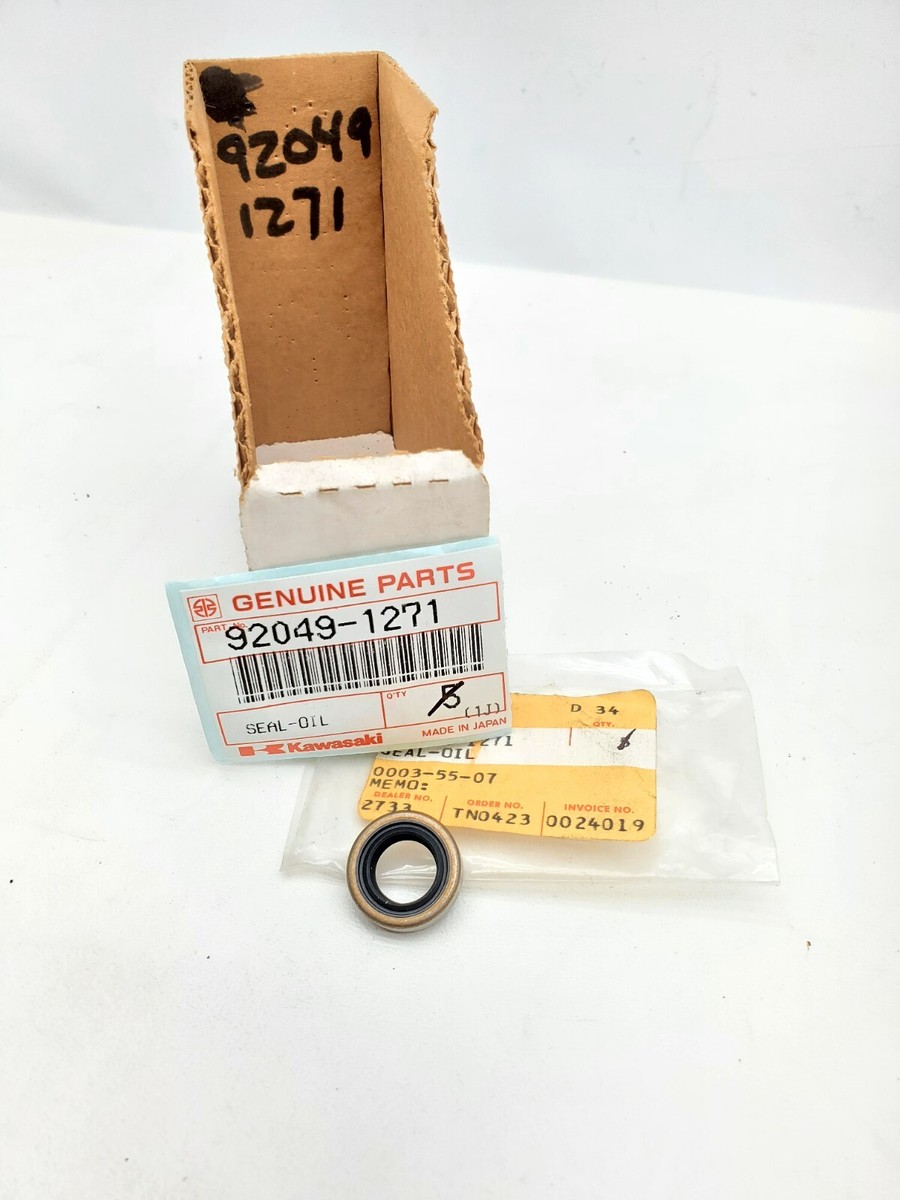 Kawasaki NOS NEW 92049-1271 Oil Seal TB12205.5 BN EL EN EX