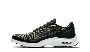 ladies khaki nike trainers