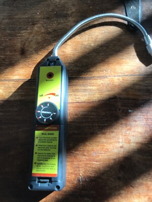 Portable Handheld AC Refrigerant Halogen Gas Leak Detector with High Sensitivity