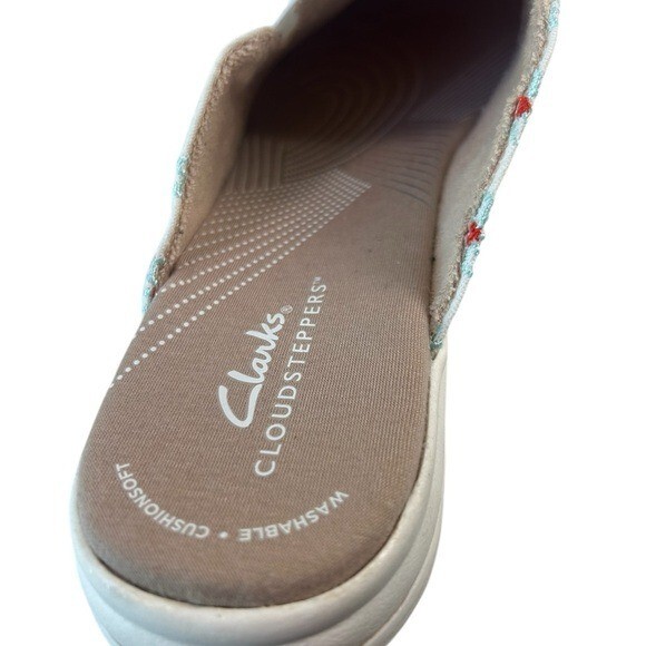 Clarks Breeze Shore CloudStepper White Canvas Flo… - image 7