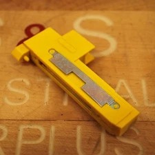 Cutler Hammer D40RPB Reed Contact Switch 1290W Yellow - NEW