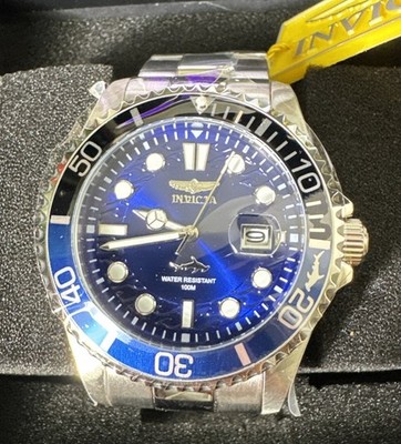 Invicta 44716. Blue dial. Rotating bezel, screwdown crown. Quartz. 44mm. New.