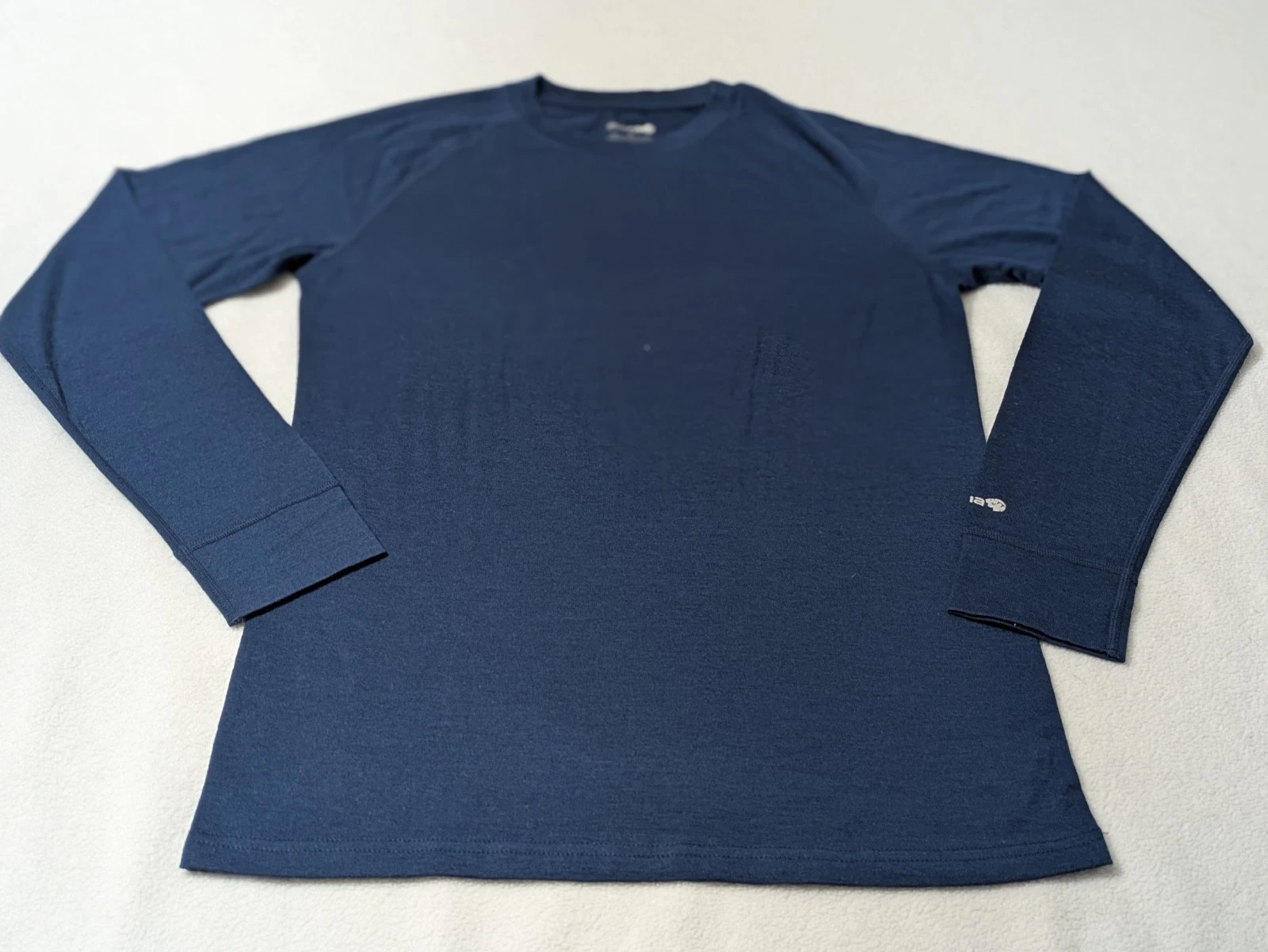 Iguana Sport Mens Merino Wool Top Shirt Base layer Navy Blue Small Hiking Skiing
Opens in a new wind