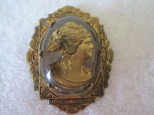 Vintage Estate Jewelry Reverse Intaglio Glass Brass Cameo Brooch Art Deco Frame