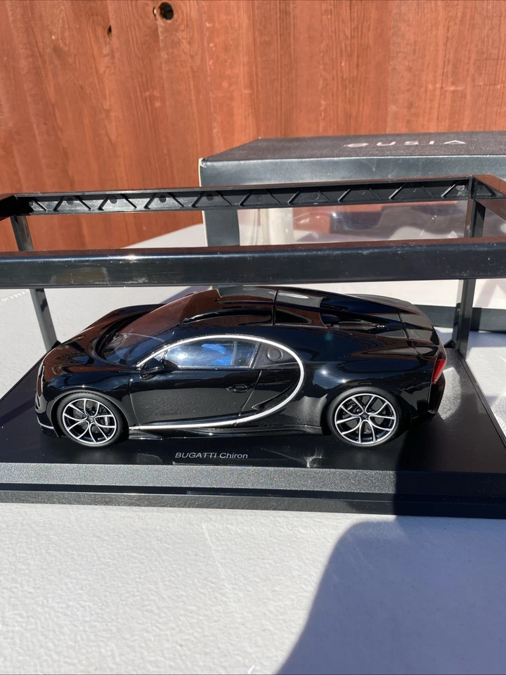 Kyosho Bugatti Chiron 1:18 Scale Black Discontinued C09548BK Rare OUSIA - Image 2 of 4