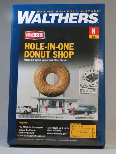 WALTHERS CORNERSTONE "HOLE IN ONE DONUT SHOP" HO SCALE KIT 933-3768