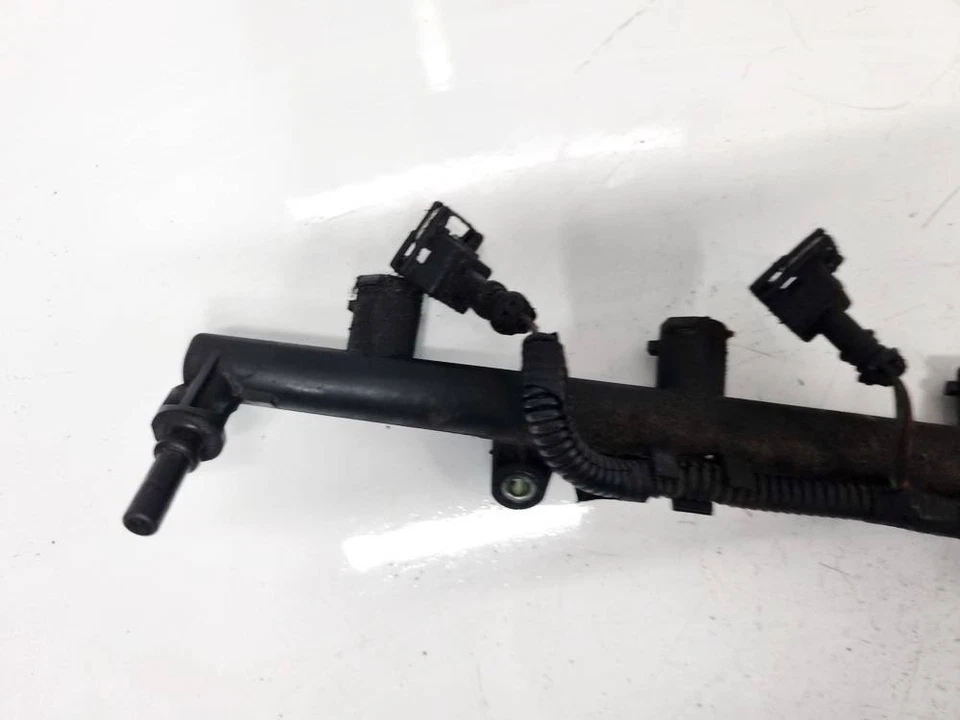 Renault Clio 2007 Fuel injector rail (injectors)(Fuel distributor) #2121209-42 - Imagem 2 de 4