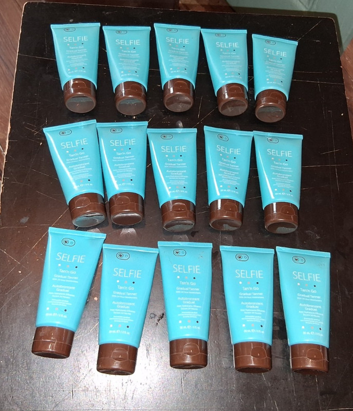 Lot of 15 NEW Selfie Tan'n Go Gradual Tanner with 24 Hour Moisturizers 2 Oz 59ml