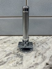 Muhle Traditional Safety Razor With Stand - Chrome, Closed Comb
