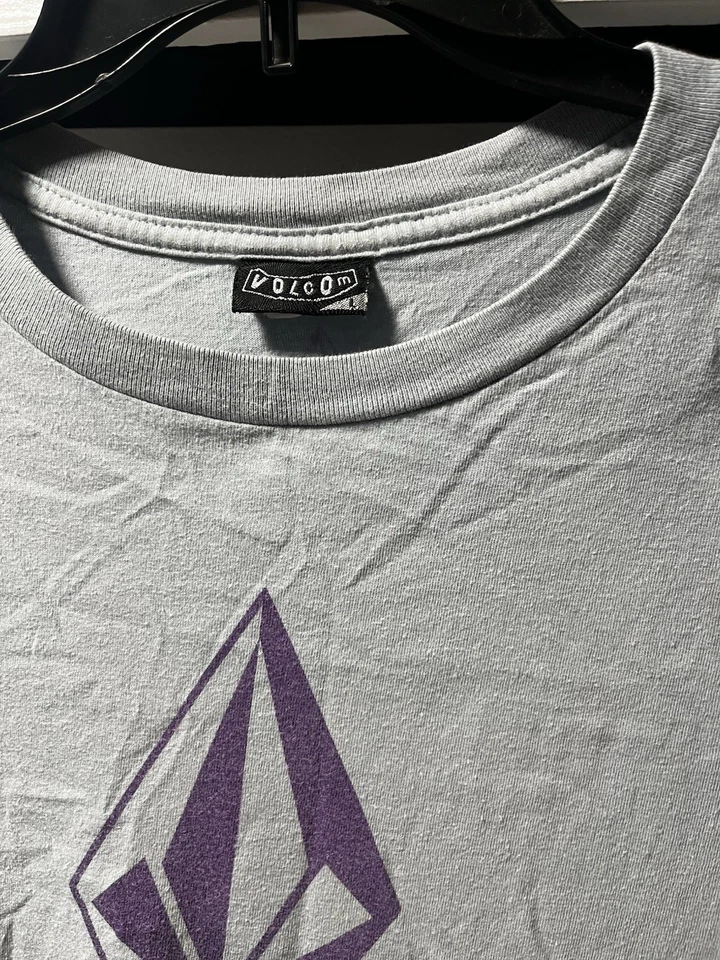 Volcom Men's Short Sleeve T-Shirt Size Large Y2K - Image 2 of 4
