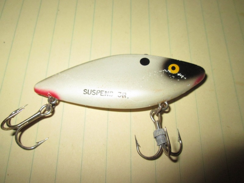 Discontinued Bomber Suspend 3R fishing lure