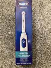 Oral-B Pro 100 Precision Clean, Battery Powered Electric Toothbrush, Blue and Wh