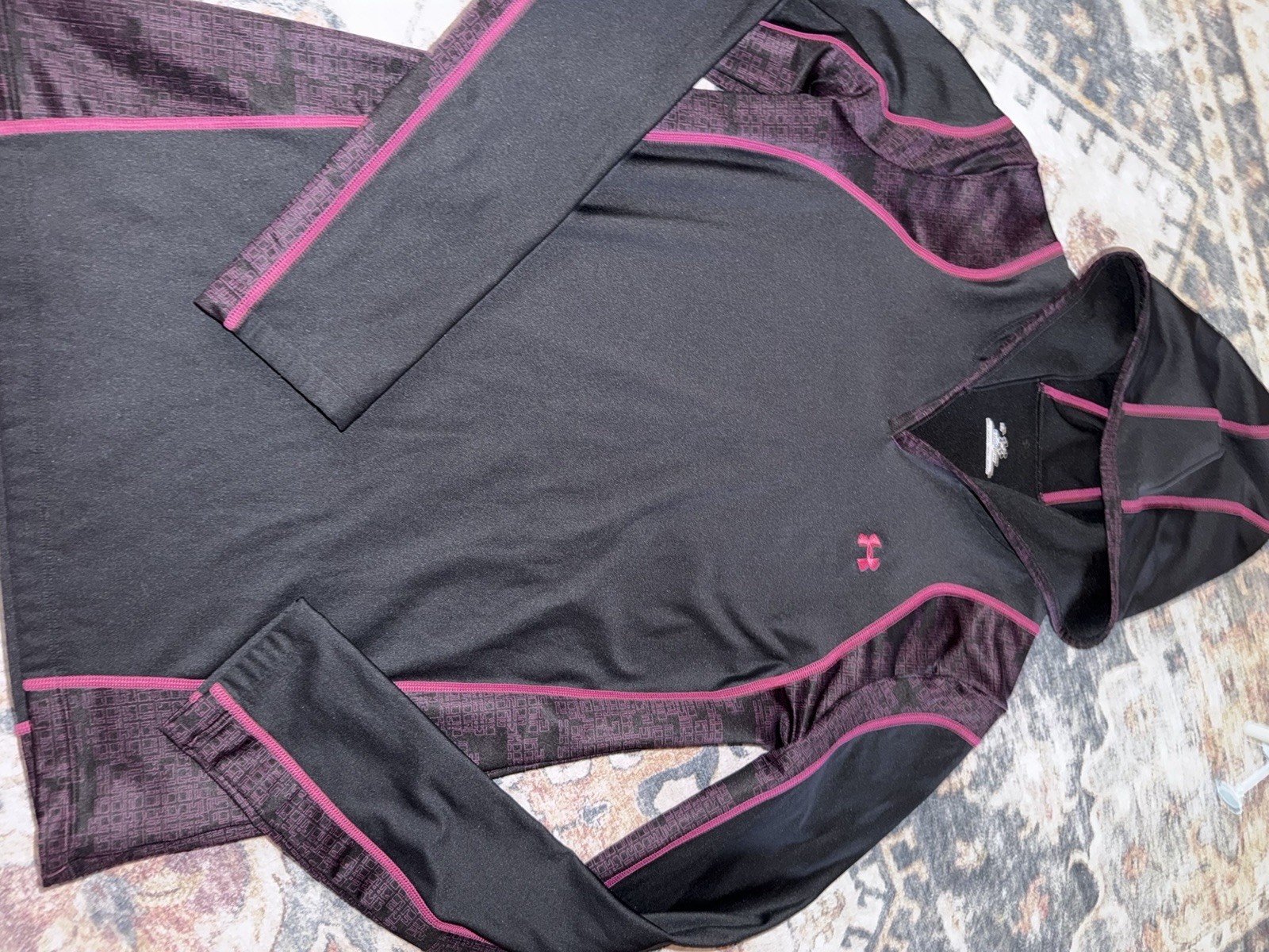 Under Armour Pullover Women XL Hooded ColdGear Semi Fitted 1/4 Zip Running thumbnail 3