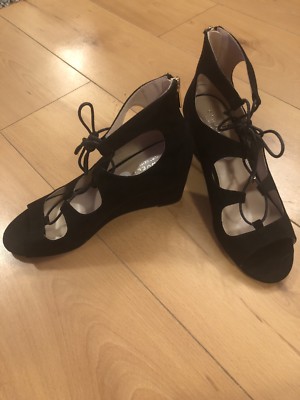 carvela black pumps