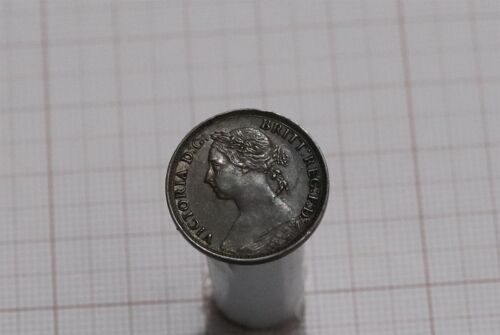 π§ π¬π§ UK GB FARTHING 1884 VICTORIA SHARP DETAILS B70 #5416 - Picture 3 of 3