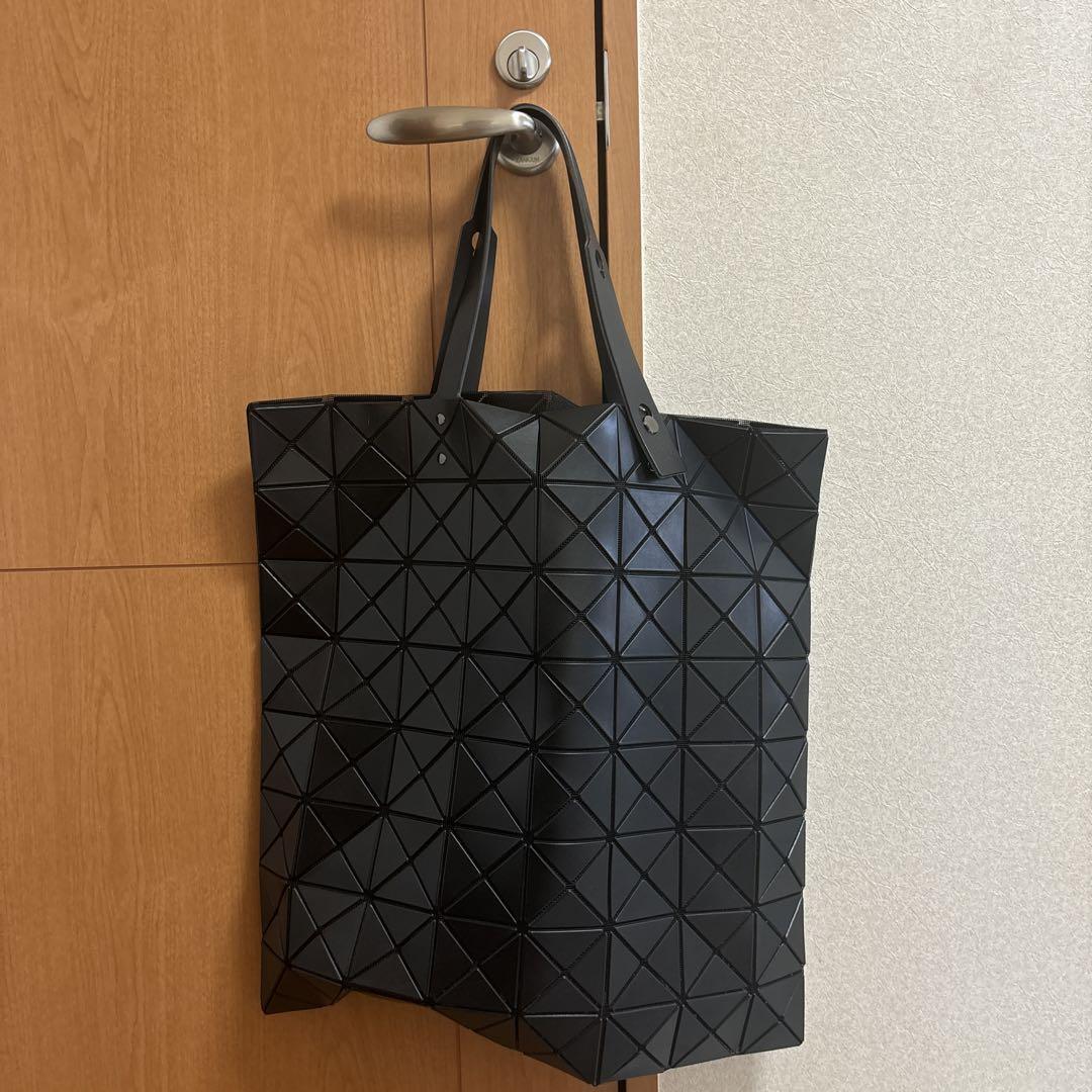 【BAO BAO ISSEY MIYAKE】LUCENTハンドバッグ 黒 マット Bao Bao Issey Miyake Lucent Matte ハンドバッグ | ブラック