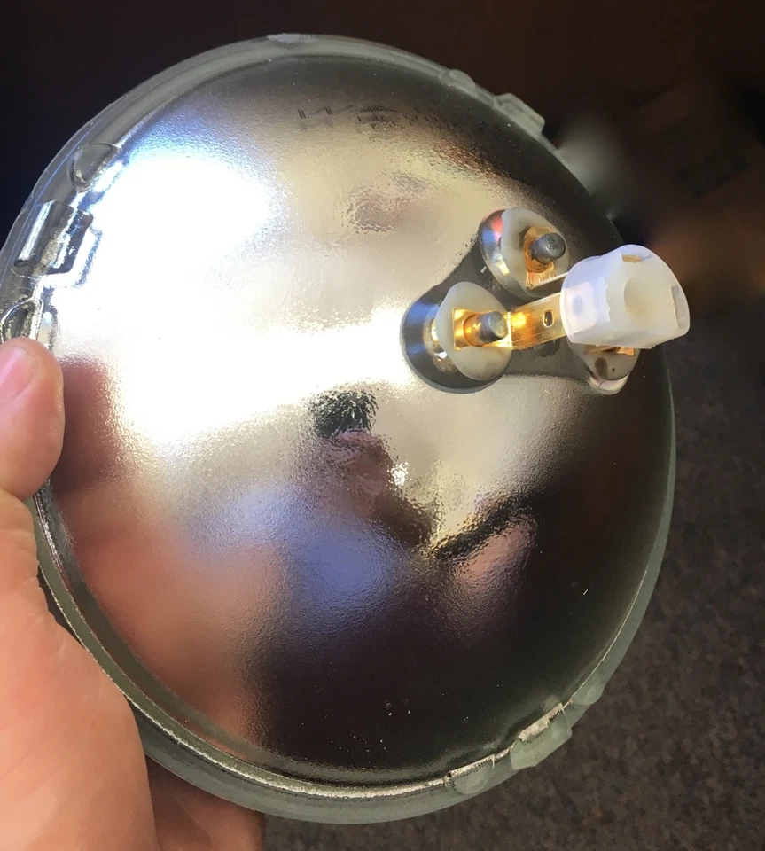 Par de bombillas de faros de haz sellado delanteras de 6 voltios para Dodge Plymouth Deluxe 1940-1955 Foto 3 de 4