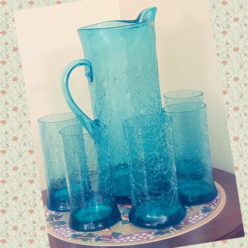 Beautiful Kanawha Waterfall Aqua Blue Crackle Glass Blue Pitcher and glasses(5) - Picture 3 of 4