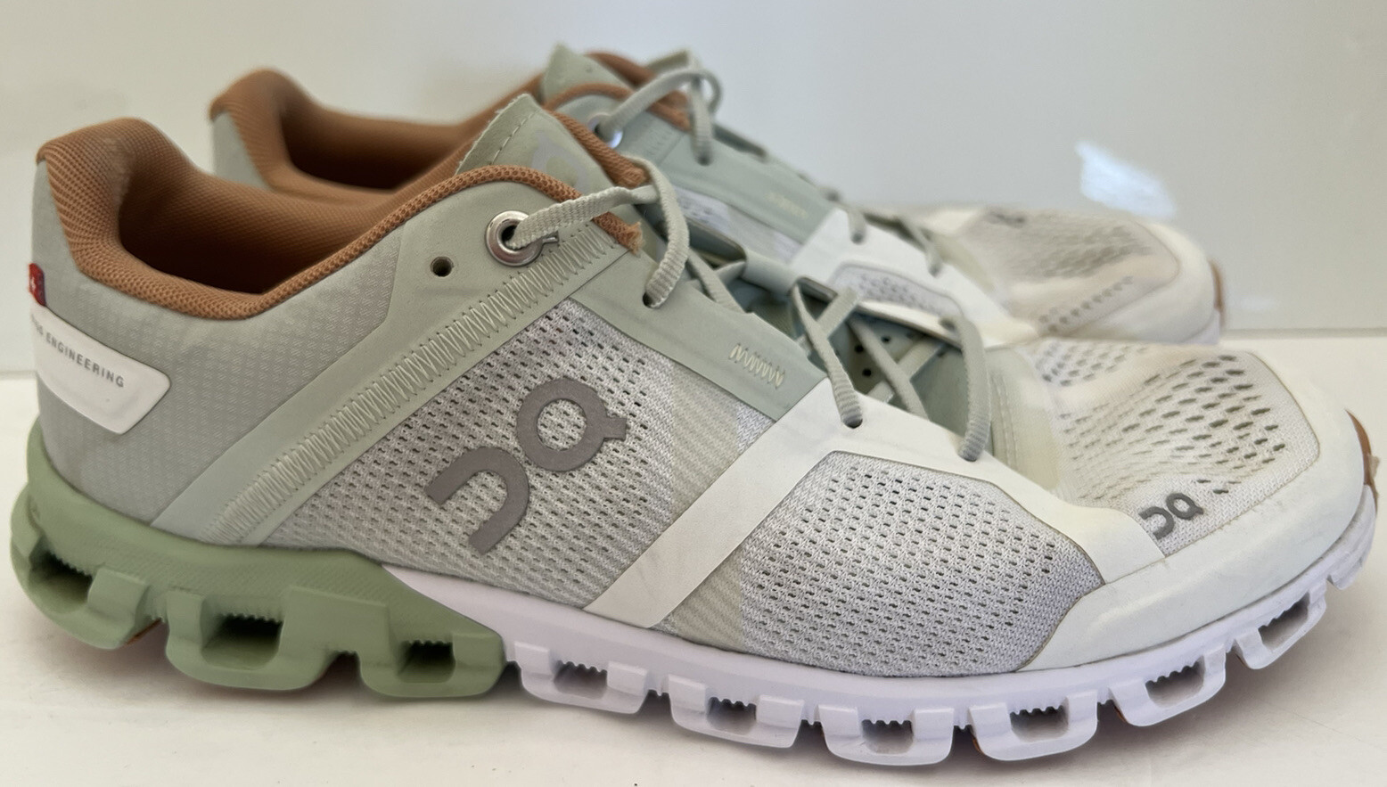 On Running Cloudflow 2 Aloe White Green Running Shoes… Gem